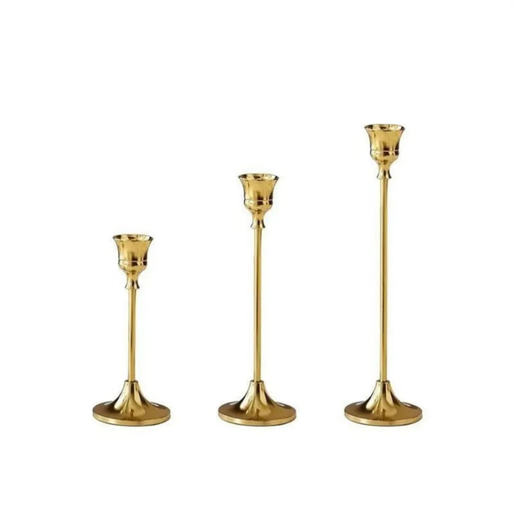 Bougeoirs en laiton doré